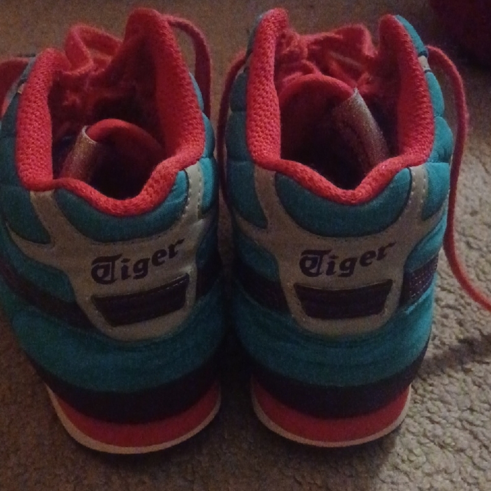 Onitsuka Retro Tiger by Asics Turquoise Sneakers with Pink Accents OBO - Picture 2 of 5